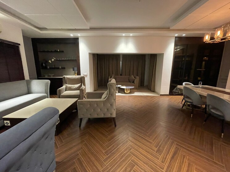 Team Area, sainik farm 6 Bedroom 2000 Sq.Yd. Villa In Sainik Farm Delhi 9190338