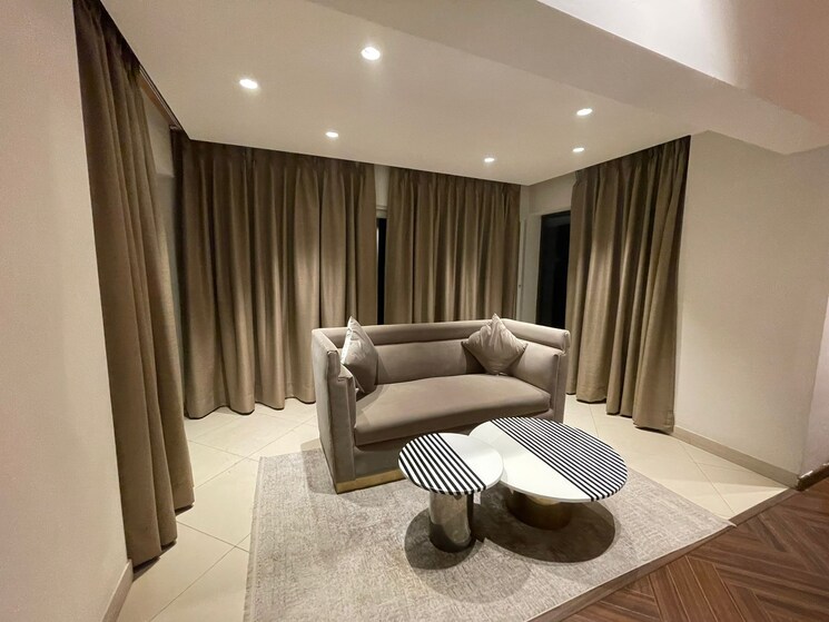 Living Room, sainik farm 6 Bedroom 2000 Sq.Yd. Villa In Sainik Farm Delhi 9190338