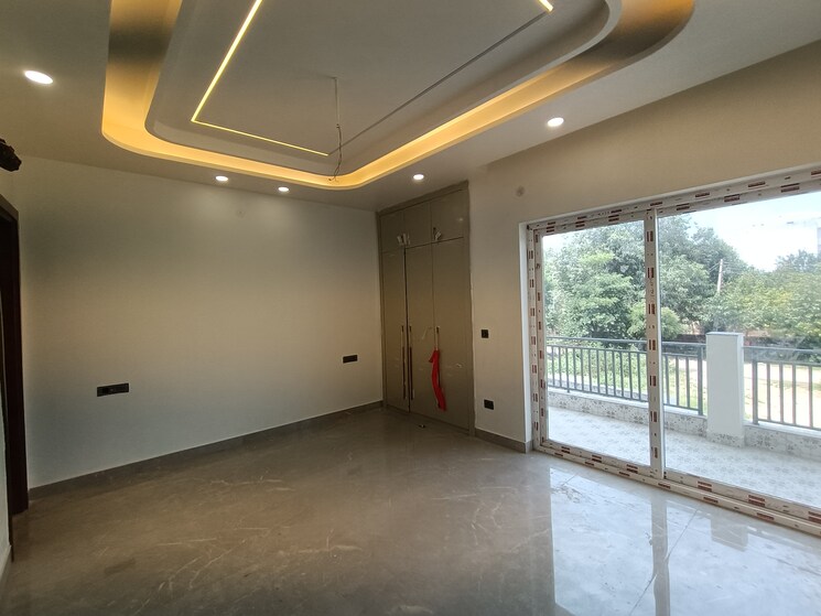 Room, bptp-park-floors-i 3 Bedroom 2250 Sq.Ft. Builder Floor In Sector 77 Faridabad 9190419