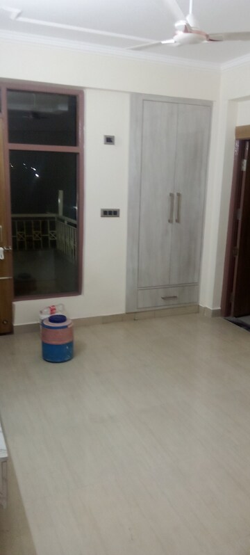 Bathroom in 3.5 BHK Apartment at Apex Green, Sector 8 – for Rent