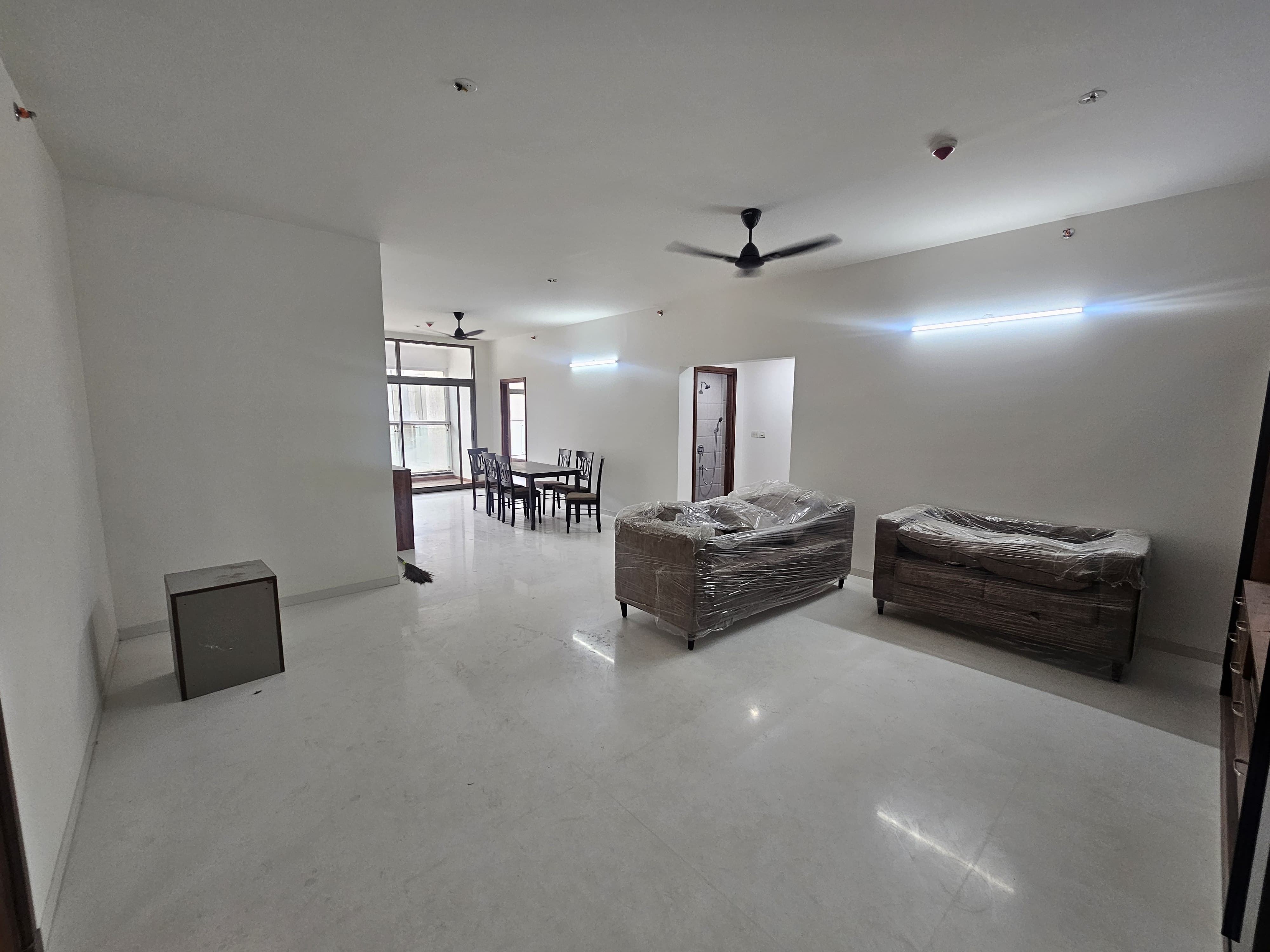 3 BHK + Servant Room Apartment For Rent in Sobha Indraprastha