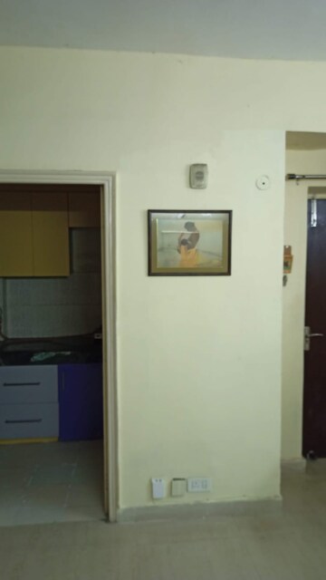 Room in 2 BHK Apartment at Paras Tierea, Sector 137 – for Rent