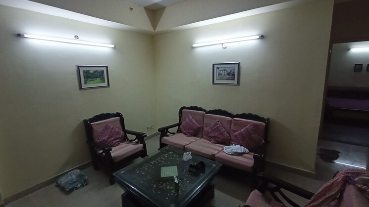 Master Bedroom, paras-tierea 2 Bedroom 925 Sq.Ft. Apartment In Sector 137 Noida 9190369