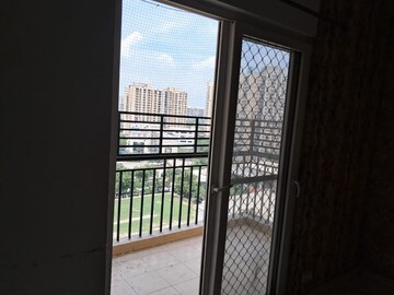 Room in 2 BHK Apartment at Gaur City 2 - 16th Avenue, Sector 16c Greater Noida – for Rent