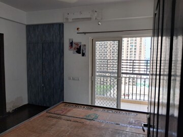 Room in 2 BHK Apartment at Gaur City 2 - 16th Avenue, Sector 16c Greater Noida – for Rent