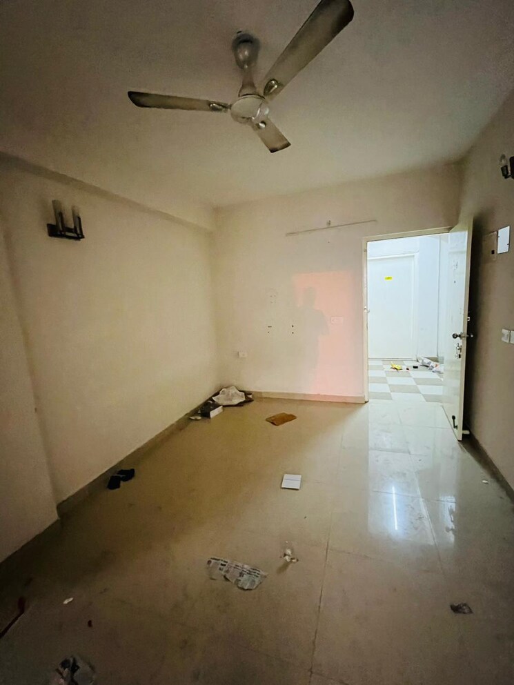 Room, shree-vardhman-green-court 2 Bedroom 690 Sq.Ft. Apartment In Sector 90 Gurgaon 9190351