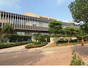 4 BHK Builder Floor – Exterior View View at BPTP Amstoria, Sector 102 - for Sale