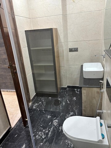Team Area in 4 BHK Builder Floor at Rohini Sector 1 – for Rent