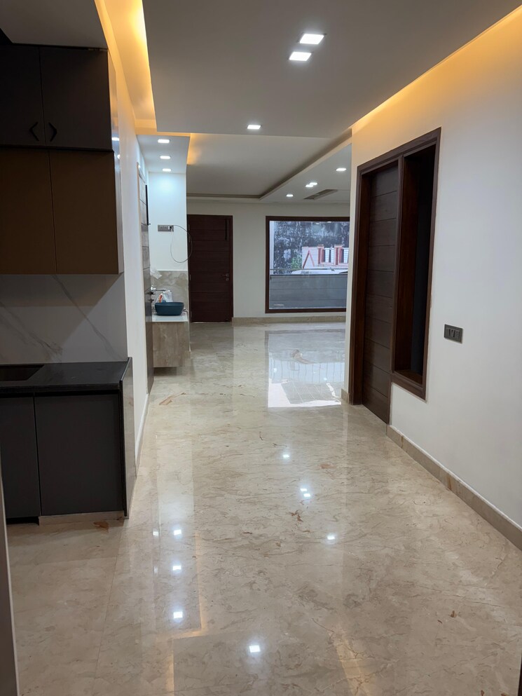 Room, rohini sector 1 4 Bedroom 2000 Sq.Ft. Builder Floor In Rohini Sector 1 Delhi 9190404