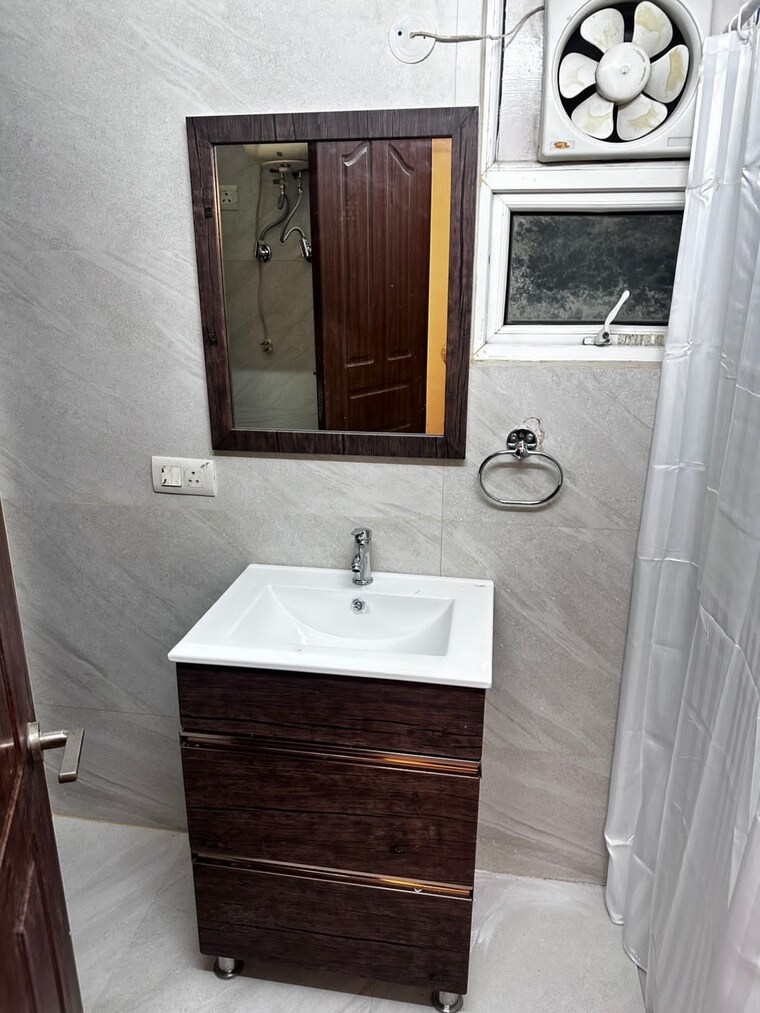 Bathroom, dalanwala 3 Bedroom 1700 Sq.Ft. Apartment In Dalanwala Dehradun 9190372