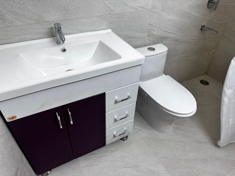 Attached Bathroom, dalanwala 3 Bedroom 1700 Sq.Ft. Apartment In Dalanwala Dehradun 9190372