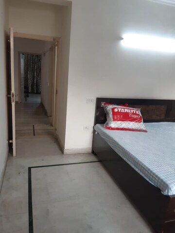 Bedroom in 3.5 BHK Apartment at Orchid Island, Sector 51 – for Rent