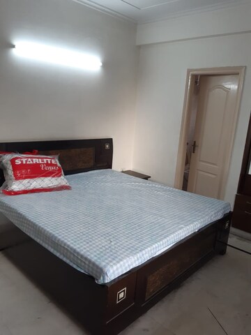 Bedroom in 3.5 BHK Apartment at Orchid Island, Sector 51 – for Rent
