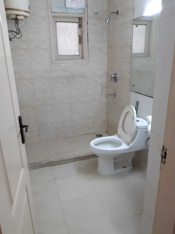 Bathroom, orchid-island 3.5 Bedroom 1550 Sq.Ft. Apartment In Sector 51 Gurgaon 9190466