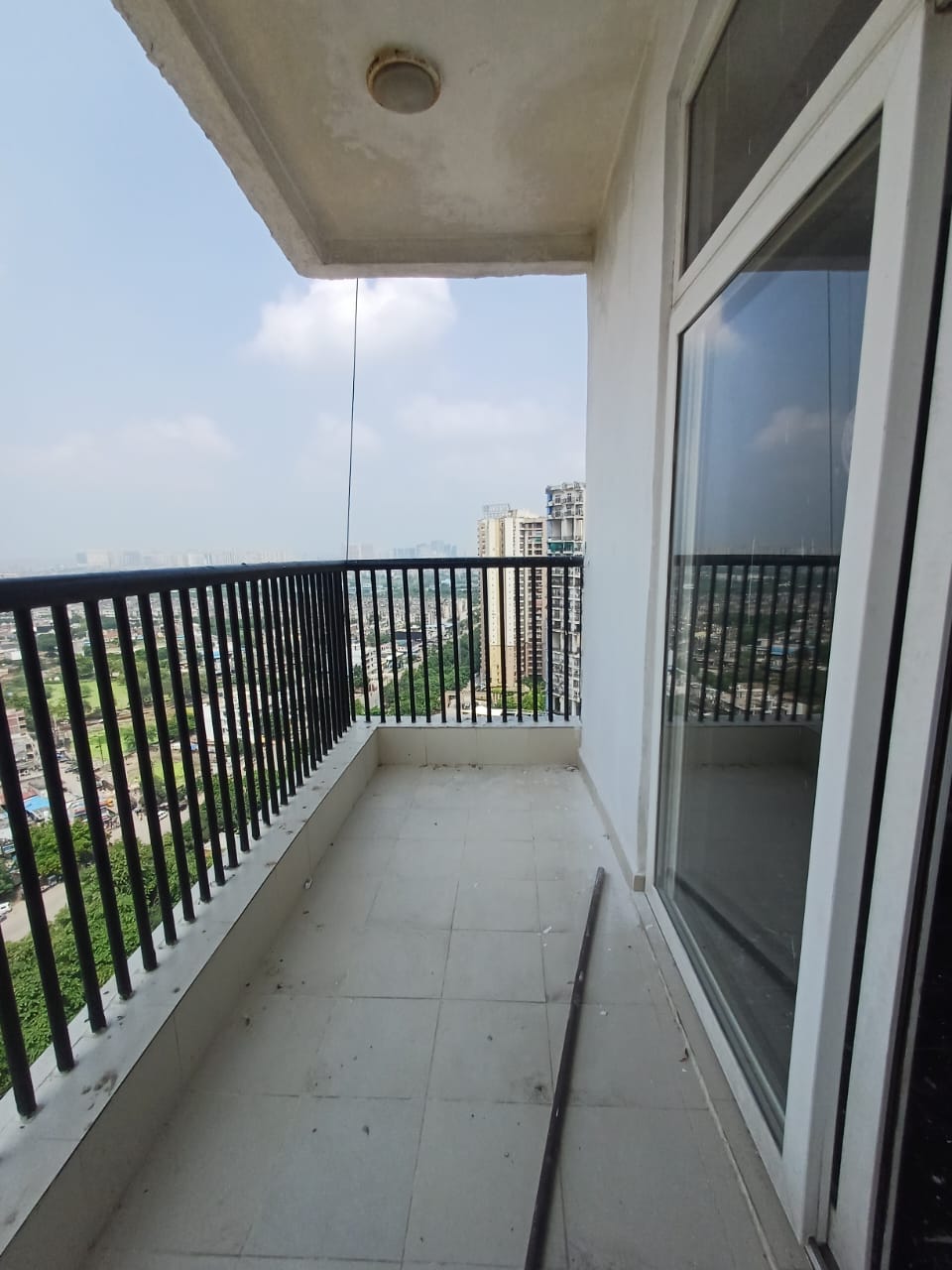 3 BHK Apartment For Sale in Amrapali Platinum