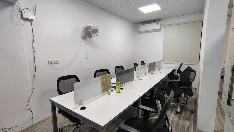 Team Area, sector 3 Commercial Office Space 2000 Sq.Ft. In Sector 3 Noida 9190511
