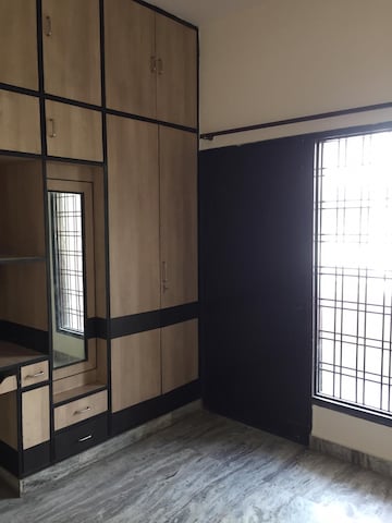 Room in 2 BHK Builder Floor at Sector 28 – for Rent