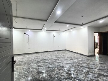 Room in 3 BHK Independent House at BPTP Parklands, Sector 76 – for Sale