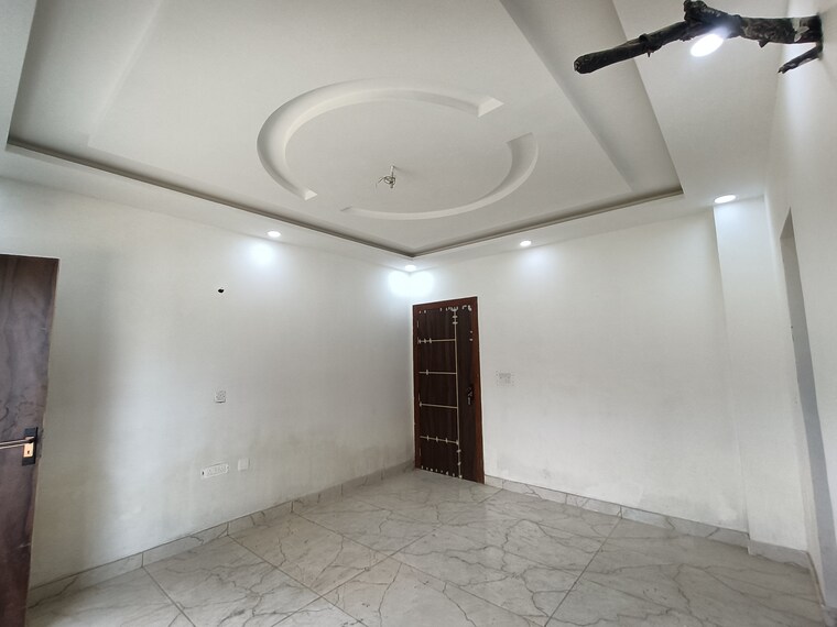 Room, bptp-parklands 3 Bedroom 2250 Sq.Ft. Independent House In Sector 76 Faridabad 9190684