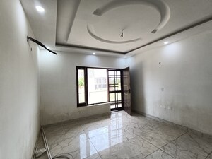 Room in 3 BHK Independent House at BPTP Parklands, Sector 76 – for Sale