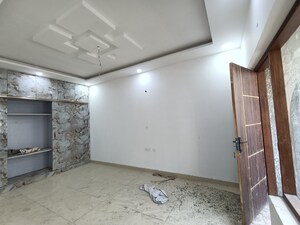 Room in 3 BHK Independent House at BPTP Parklands, Sector 76 – for Sale