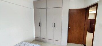 Room in 3 BHK Apartment at Paranjape Schemes Crystal Towers, Pashan – for Rent