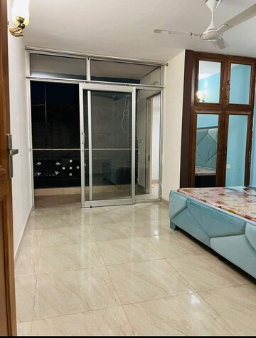 Room in 2 BHK Builder Floor at Saket – for Rent