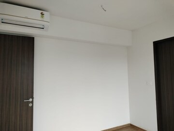 Bedroom in 2 BHK Apartment at Indiabulls One Indiabulls, Pokhran Road No Two – for Rent