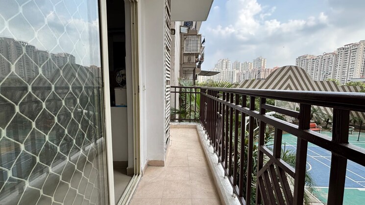 Balcony, sector 1 3 Bedroom 1440 Sq.Ft. Apartment In Sector 1 Noida 9190690