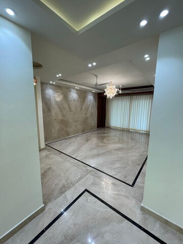 Bathroom in 3 BHK Builder Floor at Sector 26a – for Rent