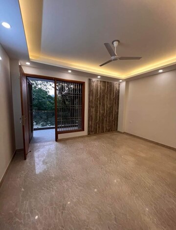 Room in 3 BHK Builder Floor at Freedom Fighters Enclave – for Rent