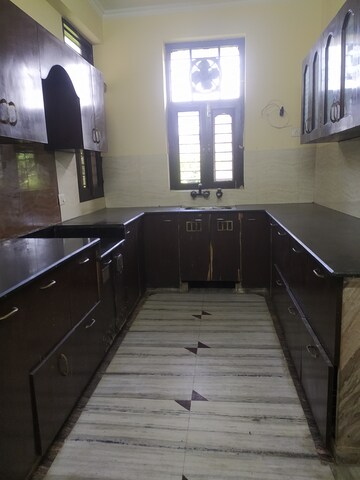 Kitchen in 3 BHK Builder Floor at Sector 46 – for Rent