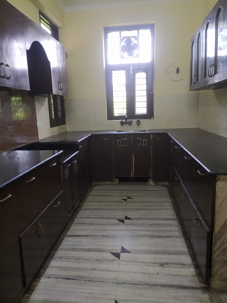 Kitchen, sector 46 3 Bedroom 1900 Sq.Ft. Builder Floor In Sector 46 Noida 9190714