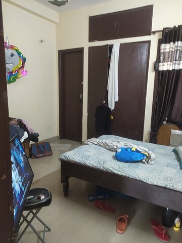 Room in 3 BHK Builder Floor at Sector 46 – for Rent