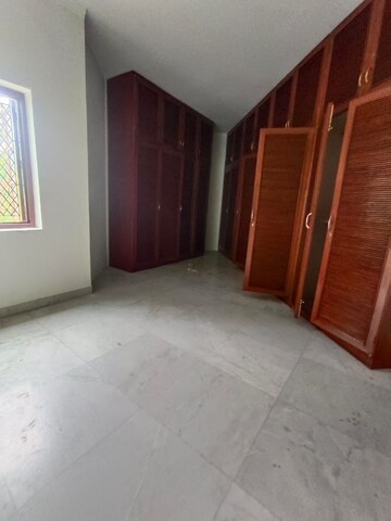 Room in 5 BHK Villa at Sainik Farm – for Sale