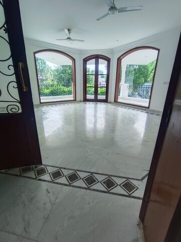 Building Lobby in 5 BHK Villa at Sainik Farm – for Sale