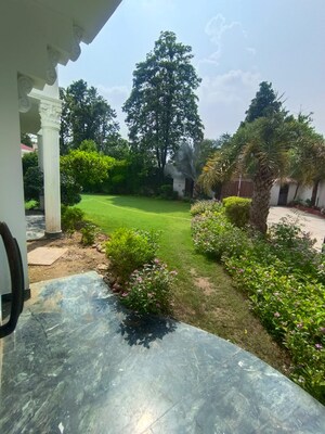 5 BHK Villa – Garden View at Sainik Farm - for Sale