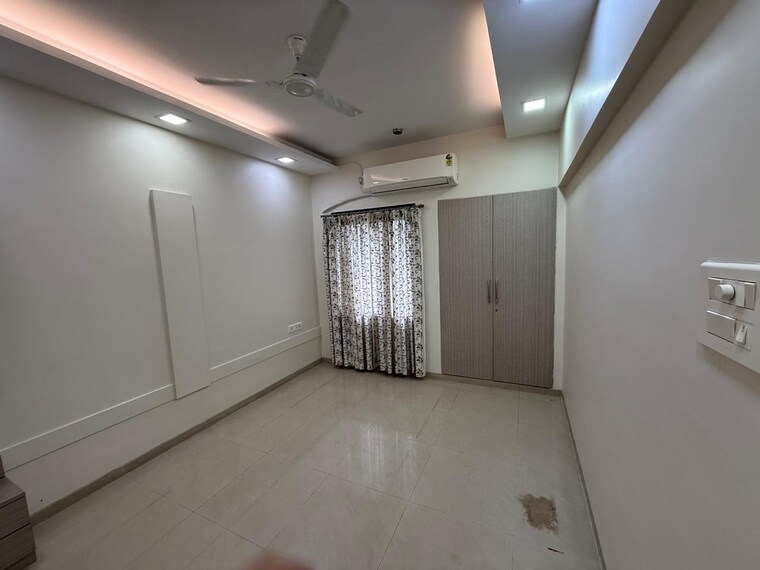 Room, kalpataru-tarangan-1 2.5 Bedroom 1150 Sq.Ft. Apartment In Samata Nagar Thane 9190779