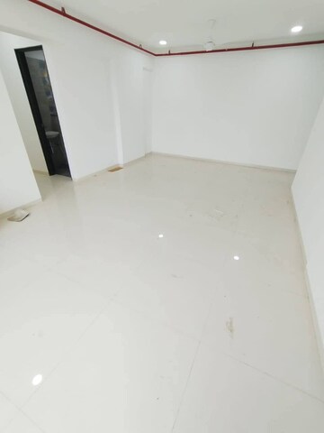 Room in 3 BHK Apartment at Naman Habitat, Andheri West – for Rent