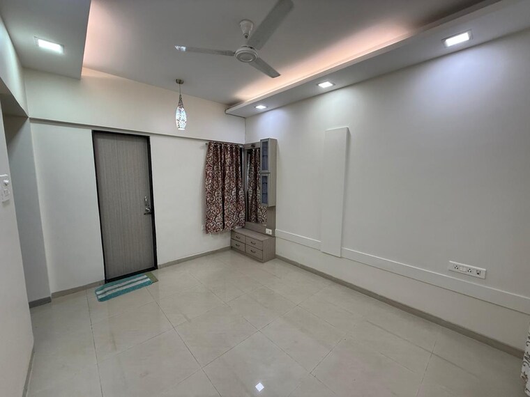 Bedroom, kalpataru-tarangan-1 2.5 Bedroom 1150 Sq.Ft. Apartment In Samata Nagar Thane 9190779