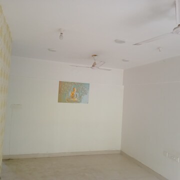 Room in 3 BHK Apartment at Andheri West – for Sale