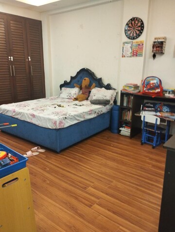 Bedroom in 3 BHK Builder Floor at DLF Central Arcade, Sector 25 – for Rent