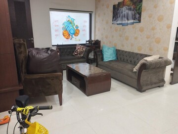 Living Room in 3 BHK Builder Floor at DLF Central Arcade, Sector 25 – for Rent