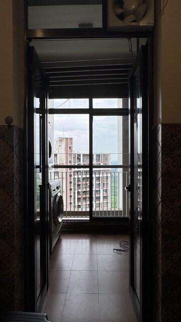 Room in 3 BHK Apartment at Tata Avenida, New Town – for Sale