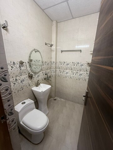 Bathroom in 2 BHK Builder Floor at RWA Apartments Sector 41, Sector 41 – for Rent