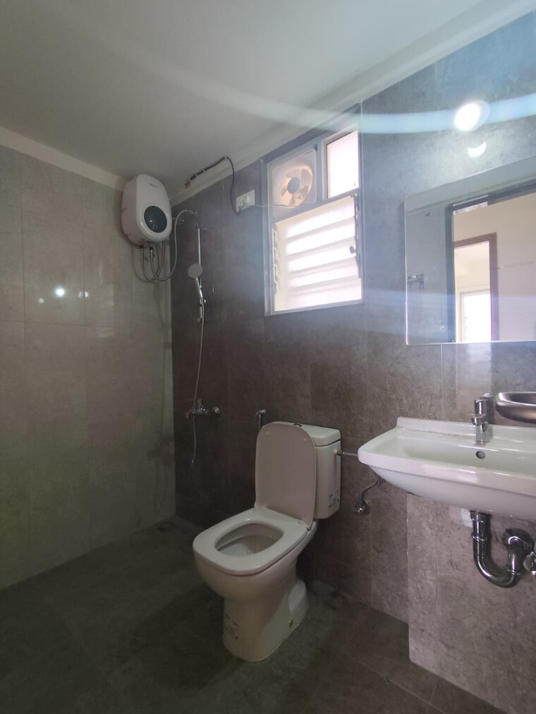 Bathroom, nanded-city-sur 2 Bedroom 824 Sq.Ft. Apartment In Nanded Pune 9190773
