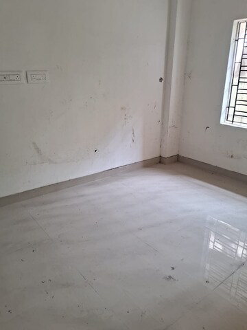 Room in 2 BHK Apartment at Agarpara – for Sale