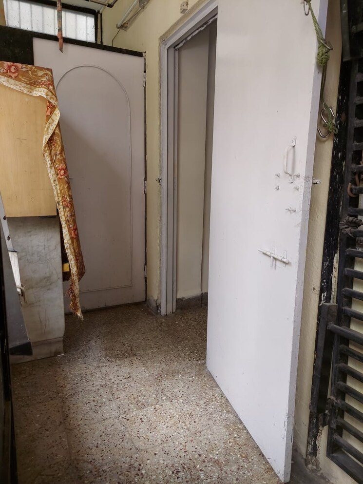 Bathroom, shree-niwas-anand-nagar 1 Bedroom 515 Sq.Ft. Apartment In Anand Nagar Pune 9190792