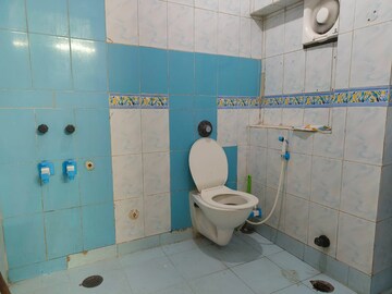 Bathroom in 2 BHK Builder Floor at RWA Apartments Sector 41, Sector 41 – for Rent