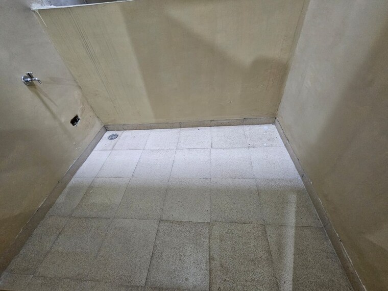 Bathroom, pir machalla 3 Bedroom 1200 Sq.Ft. Apartment In Pir Machalla Zirakpur 9190564